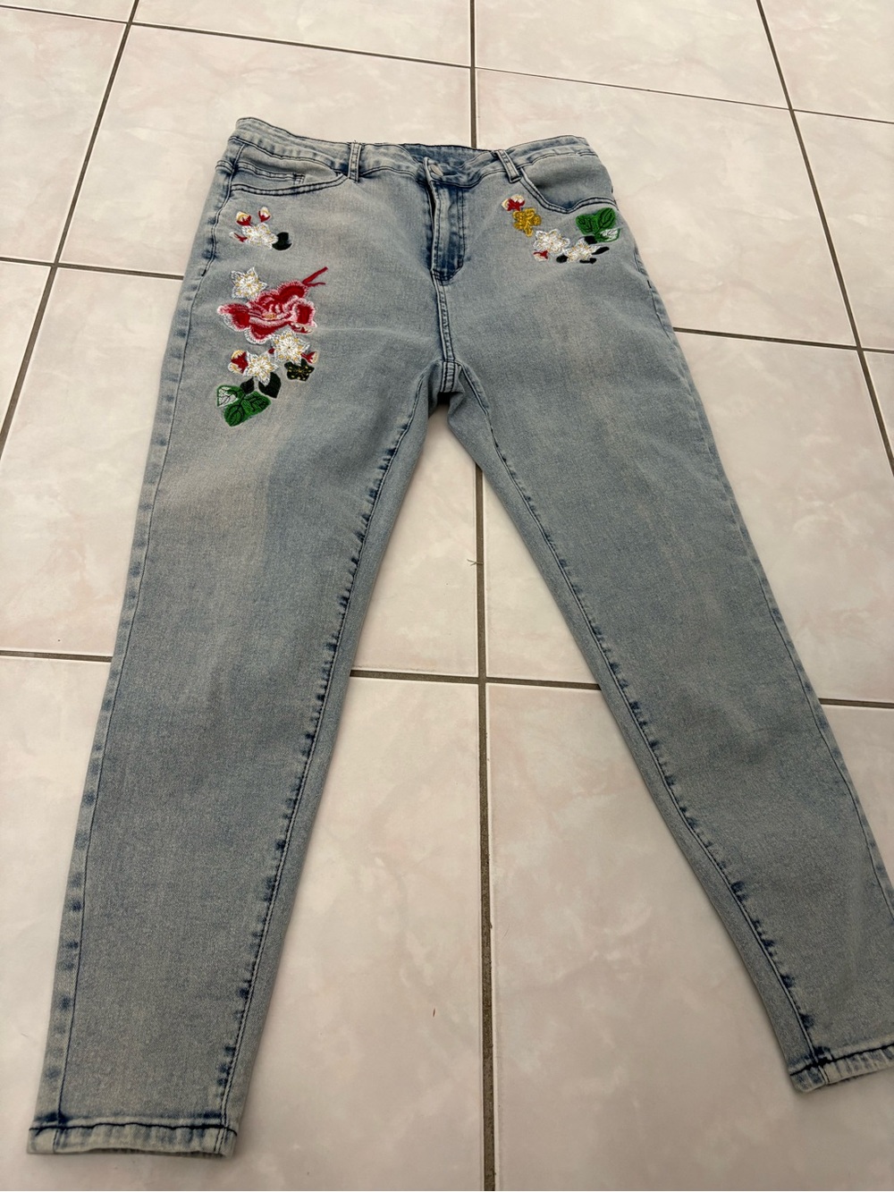 Light Wash Embroidered Women Jeans - Floral Accent